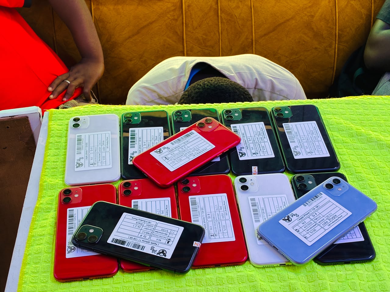 iPhone 11 simple 128gb - photo 1
