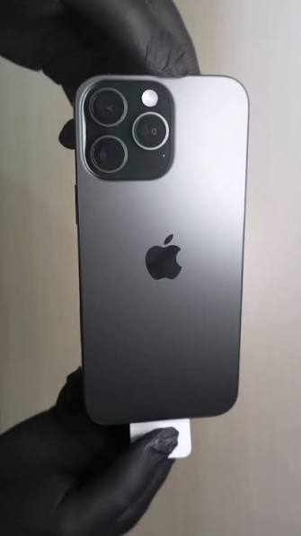 Iphone 16 Pro Max 250 GB écran 7"