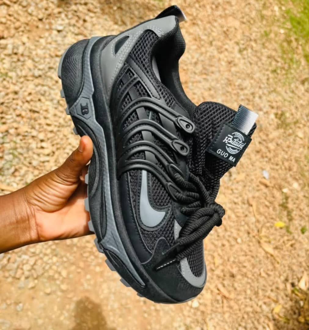 Tu cherches une paire stylée, confortable et qui attire les regards ? 😎 miniature 3